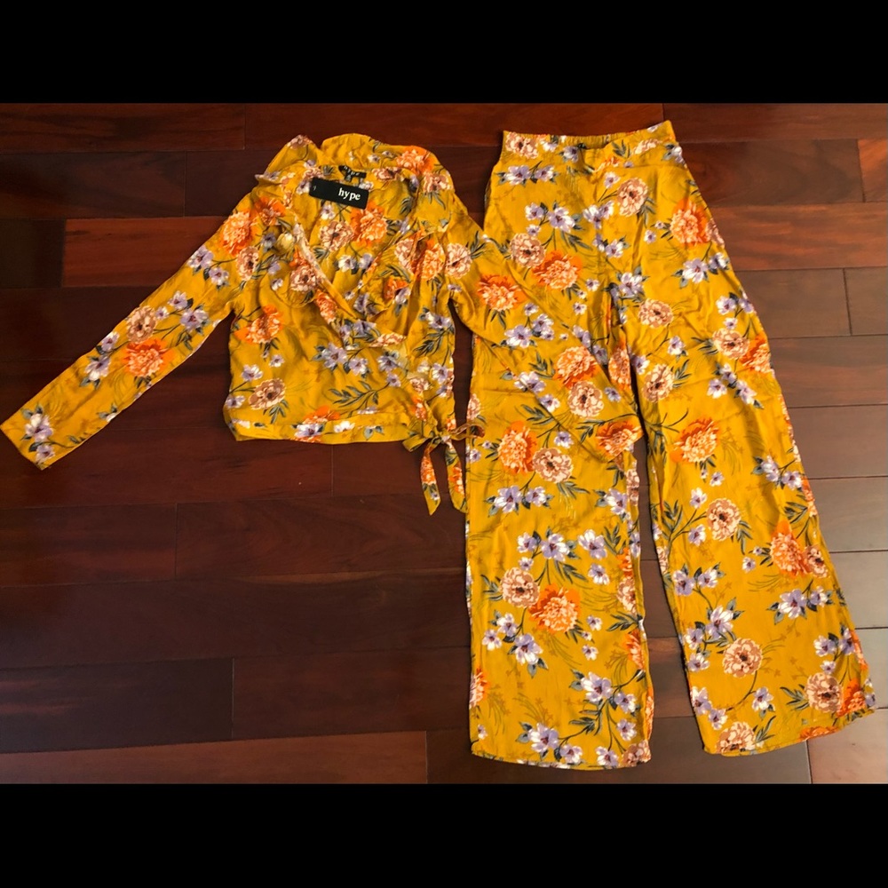 HYPE 2 Piece Outfit Sz M NWT